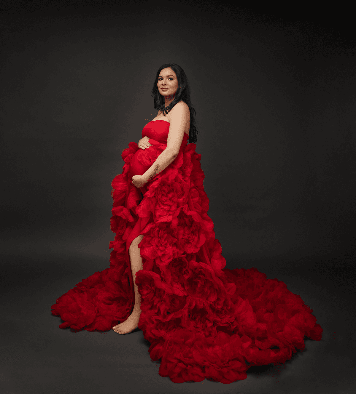 Beautiful maternity photograph of a mother-to-be 14