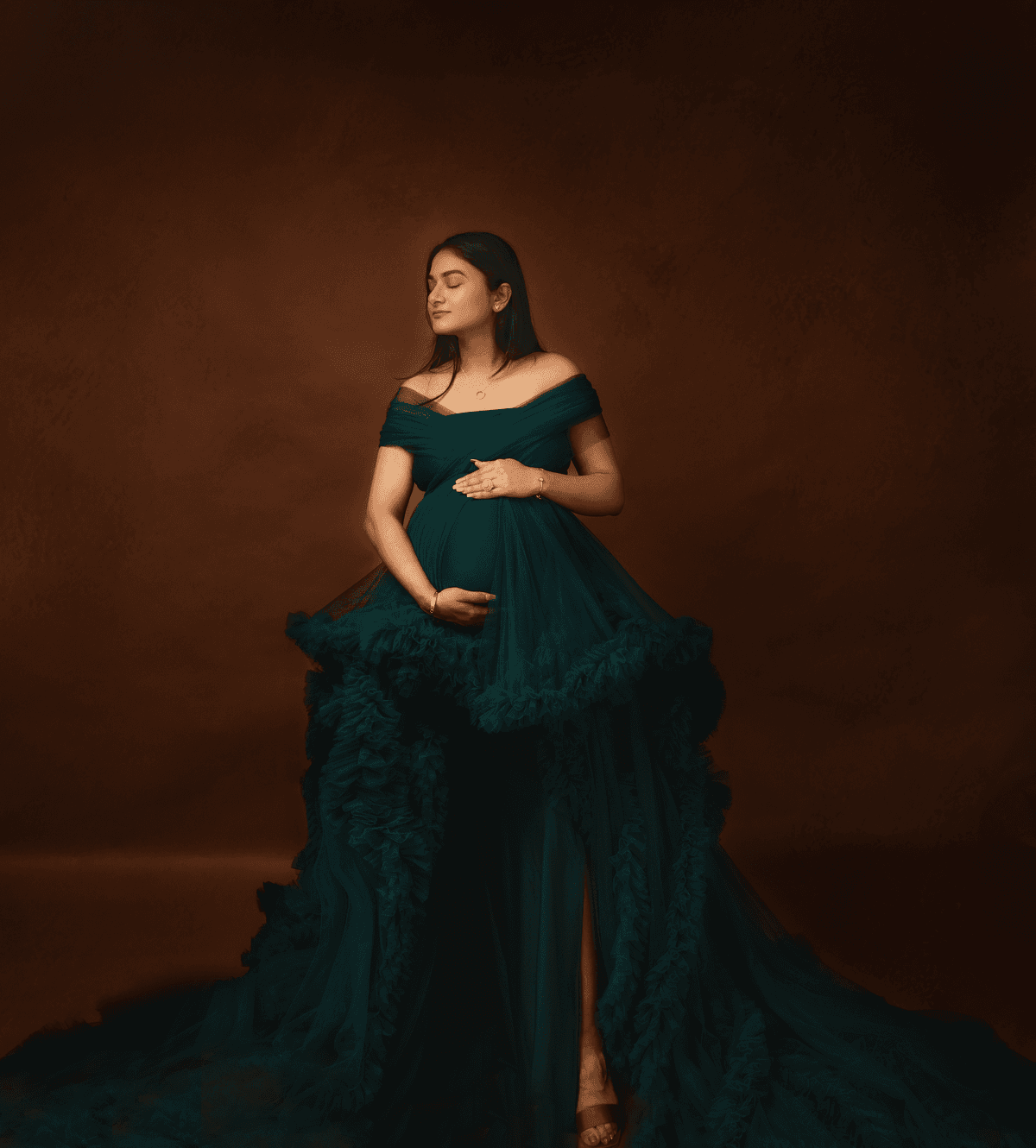 Beautiful maternity photograph of a mother-to-be 8